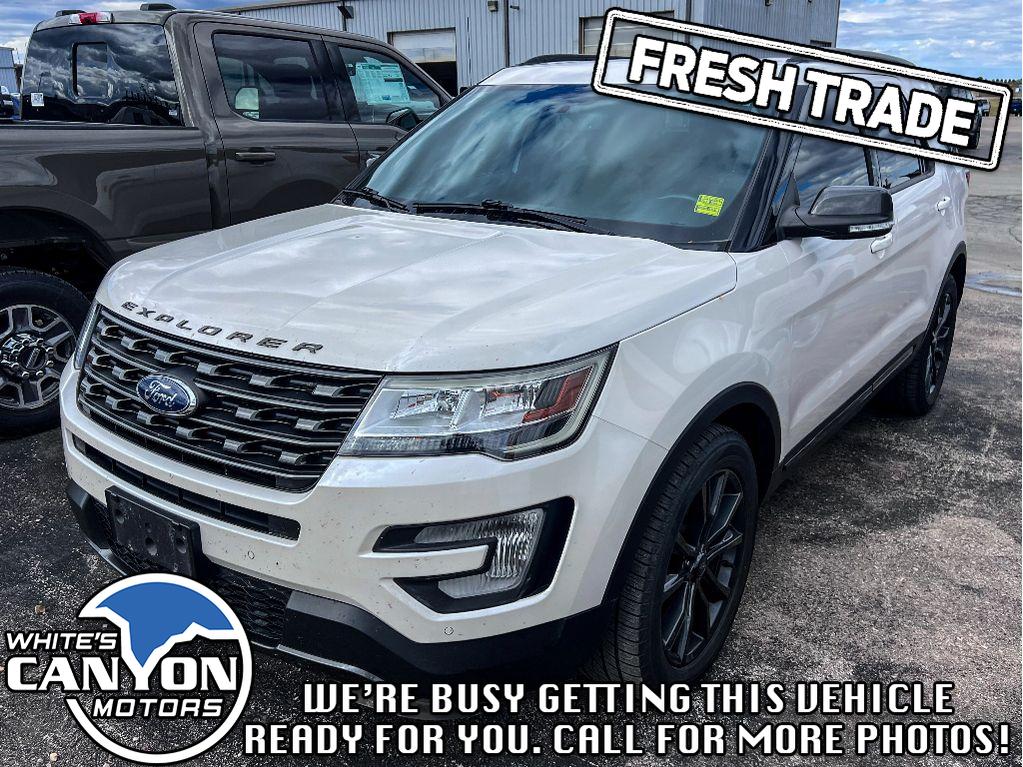 2017 Ford Explorer XLT photo 3
