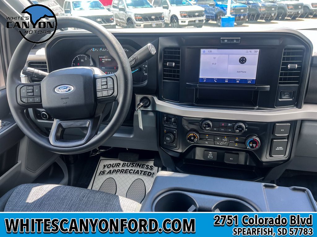 2025 Ford F-350 XLT photo 5