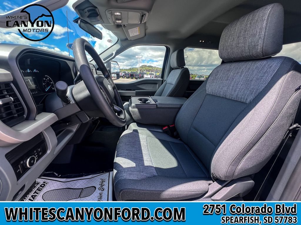 2025 Ford F-350 XLT photo 4