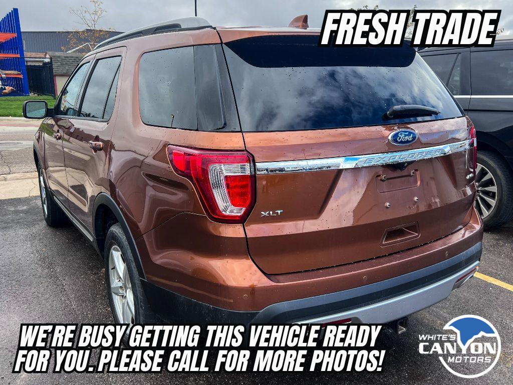 2017 Ford Explorer XLT photo 2