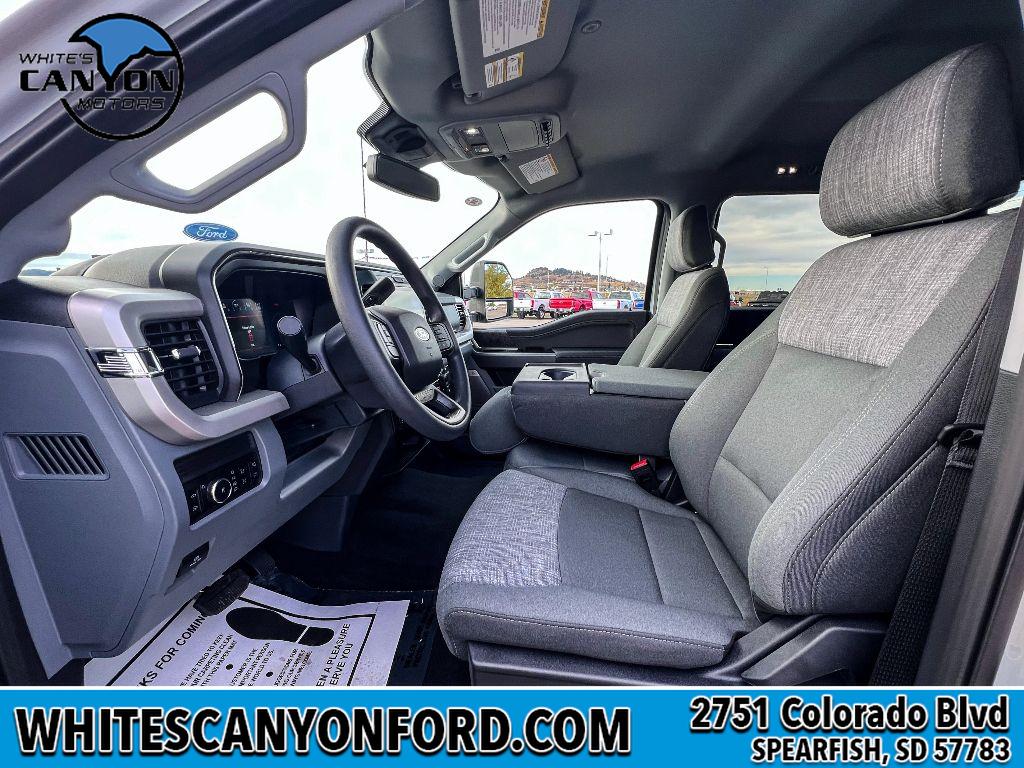 2026 Ford F-350 XLT photo 4