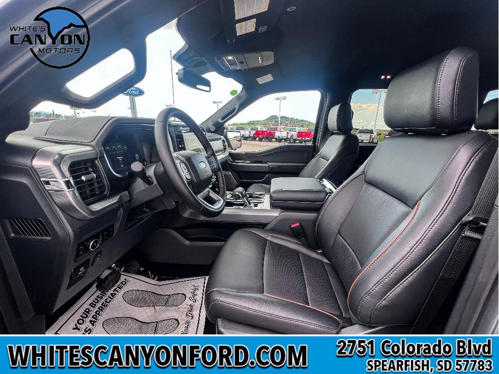 2025 Ford F-150 Lariat photo 3