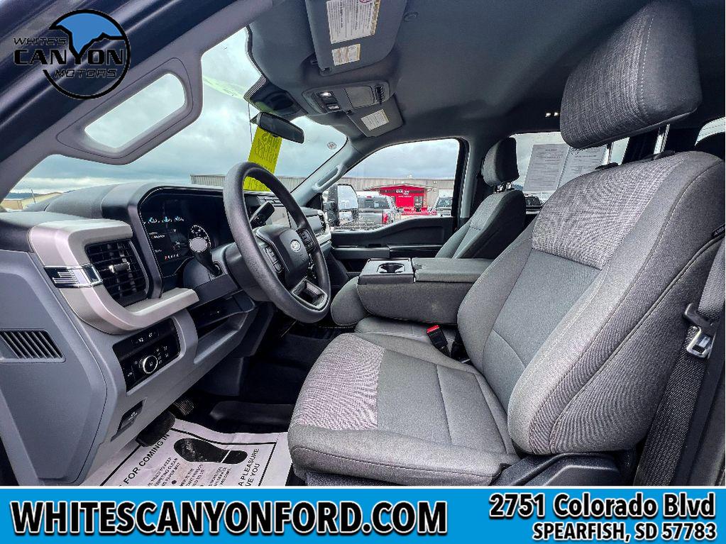 2024 Ford F-350 XLT photo 4