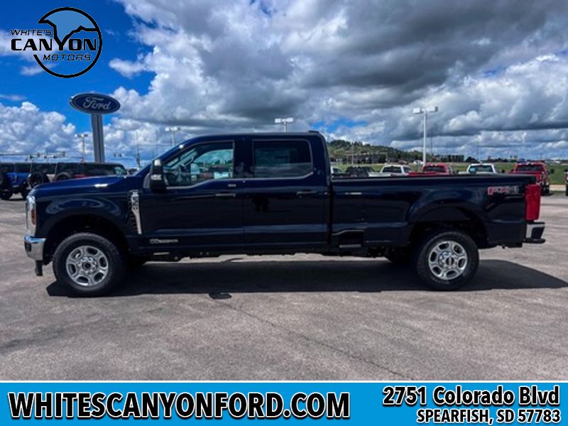 2025 Ford F-350 XLT photo 2