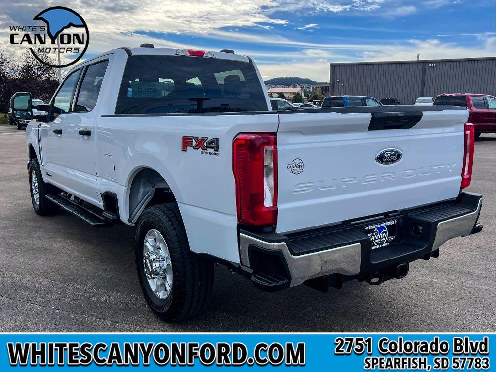 2026 Ford F-350 XLT photo 3
