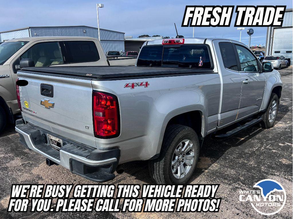 2018 Chevrolet Colorado LT photo 2