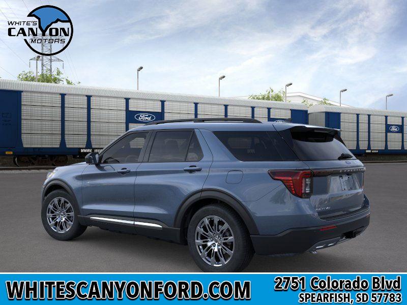 2025 Ford Explorer photo 2