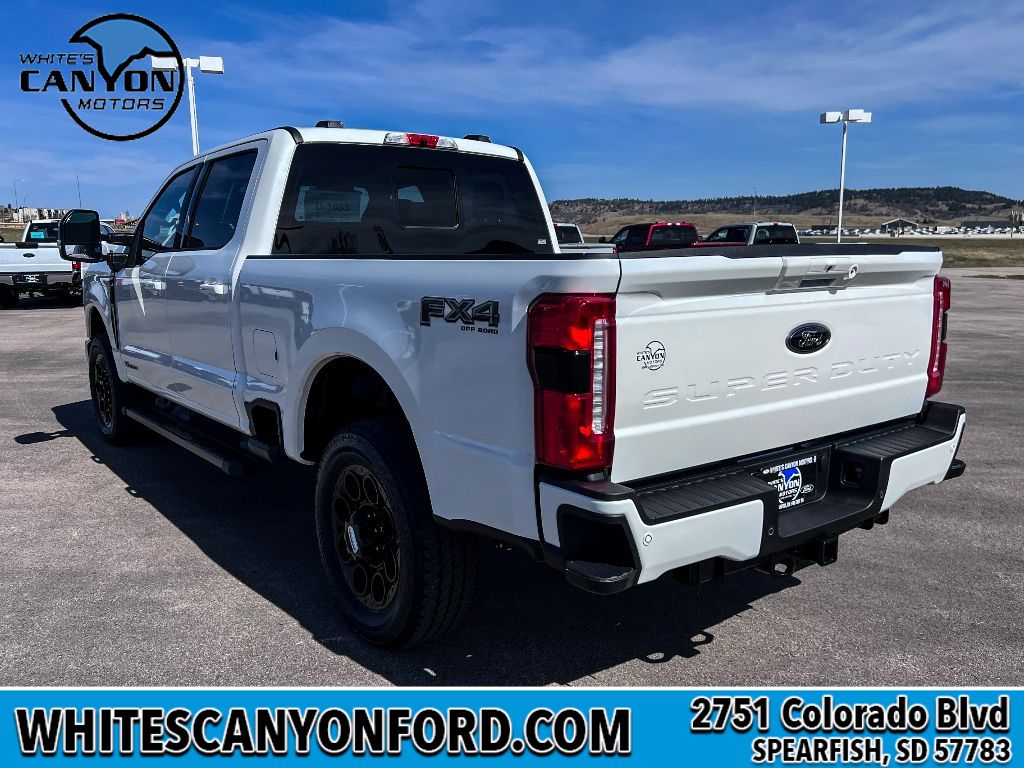 2025 Ford F-250 Lariat photo 3