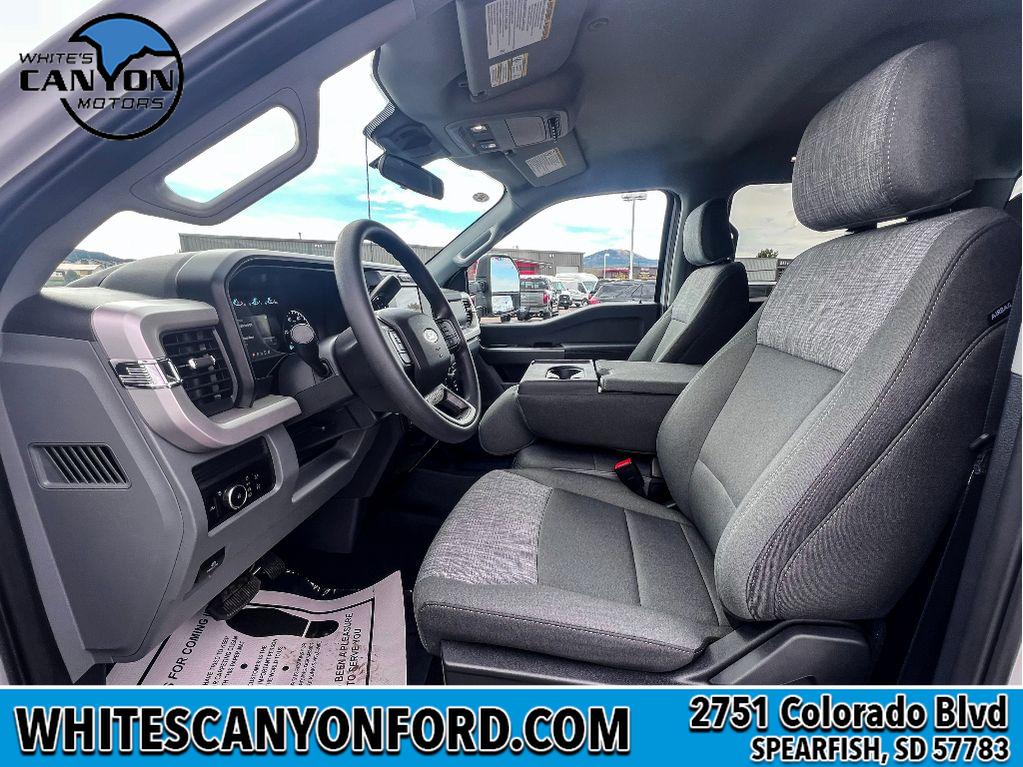 2026 Ford F-350 XLT photo 4