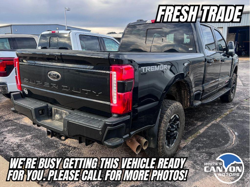 2024 Ford F-350 Lariat photo 2