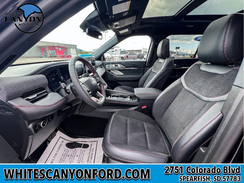 2025 Ford Explorer ST photo 4
