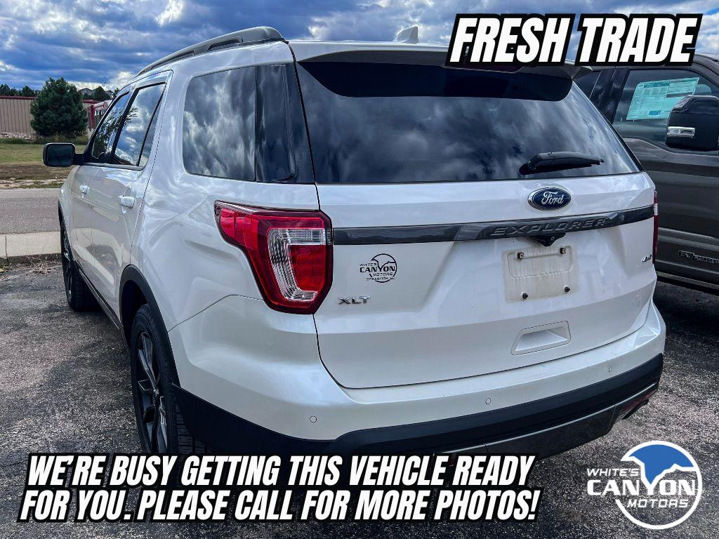 2017 Ford Explorer XLT photo 2