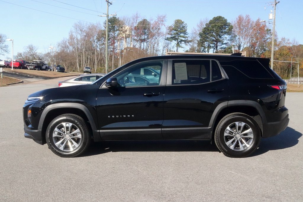 2025 Chevrolet Equinox LT photo 3
