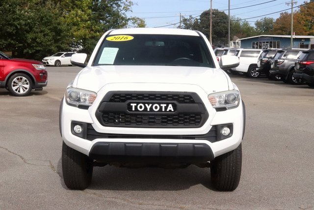 2016 Toyota Tacoma TRD Off-Road photo 2