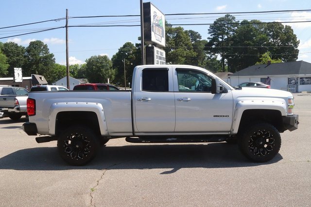 2015 Chevrolet Silverado 2500HD photo 4