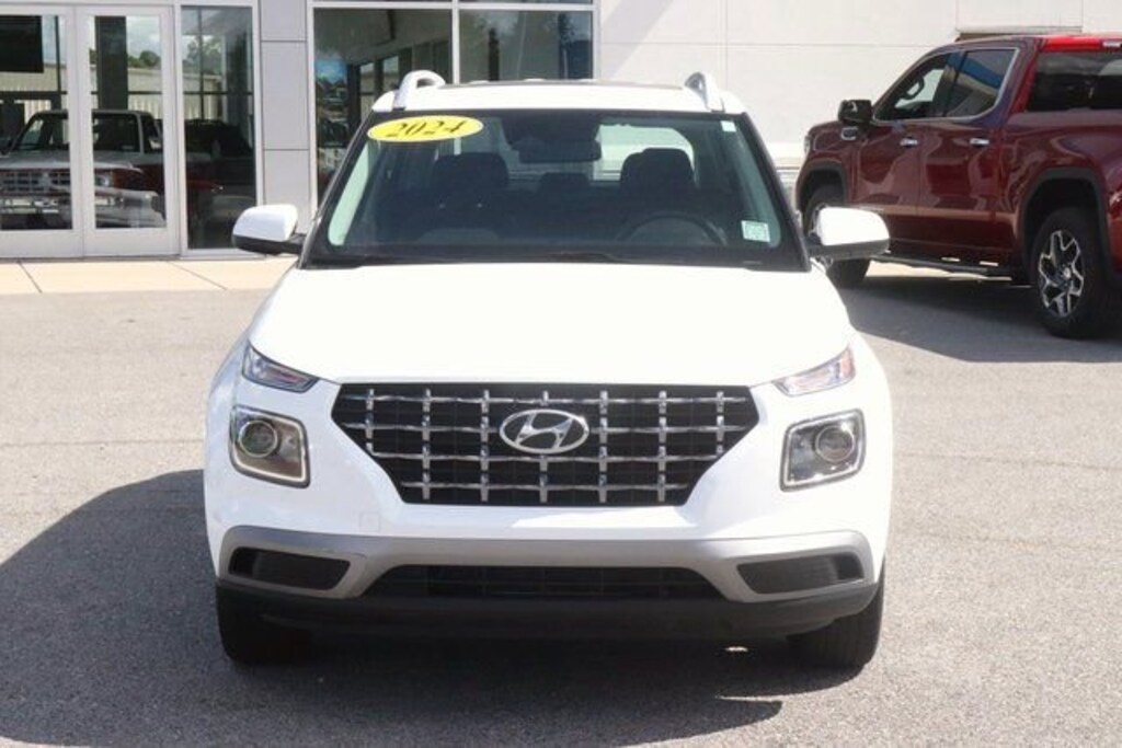 Used 2024 Hyundai Venue SEL
