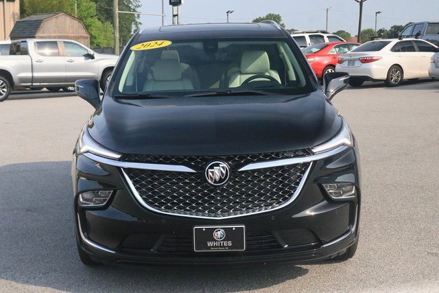 2024 Buick Enclave Avenir photo 2