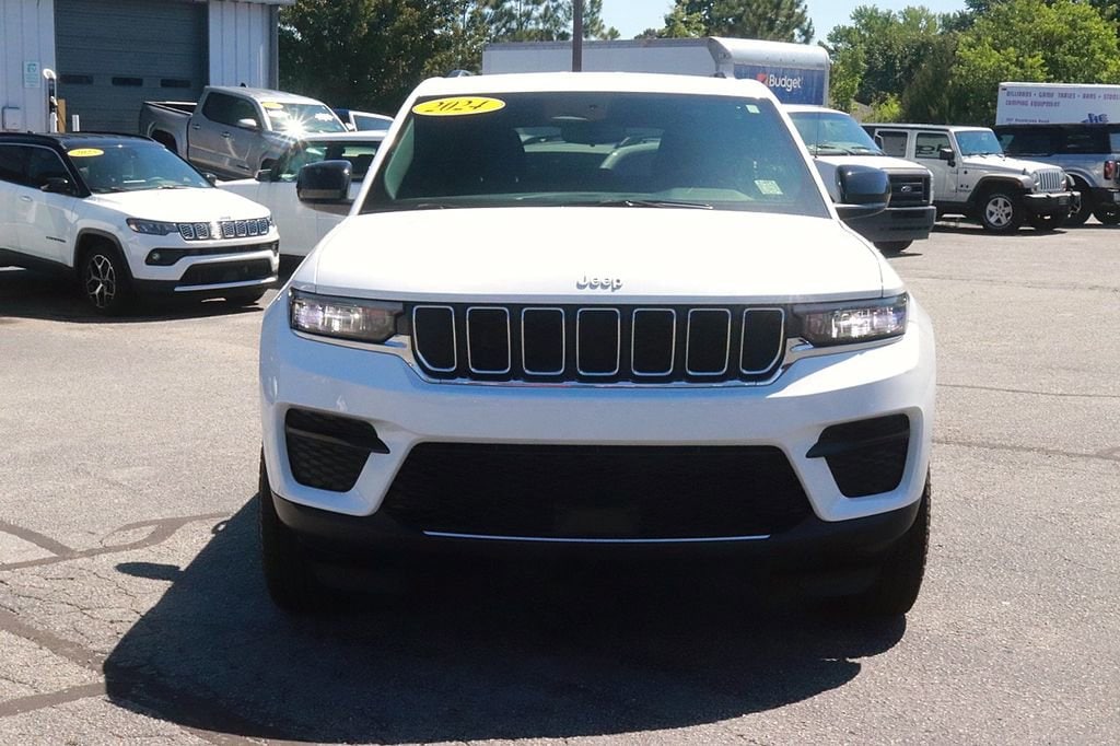 Used 2024 Jeep Grand Cherokee Laredo