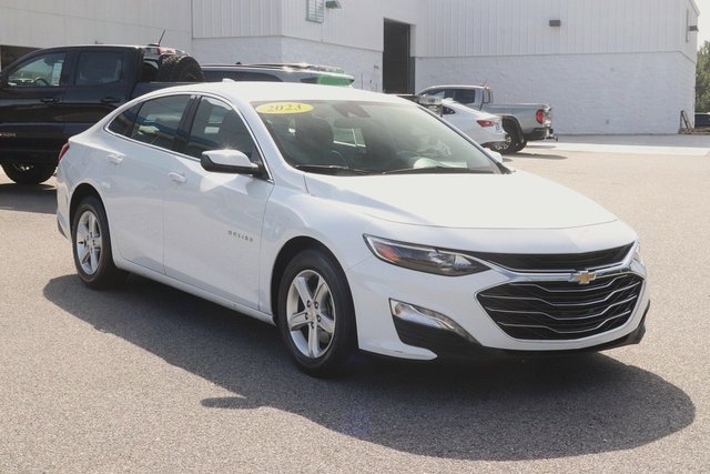 2023 Chevrolet Malibu 1LT photo 3