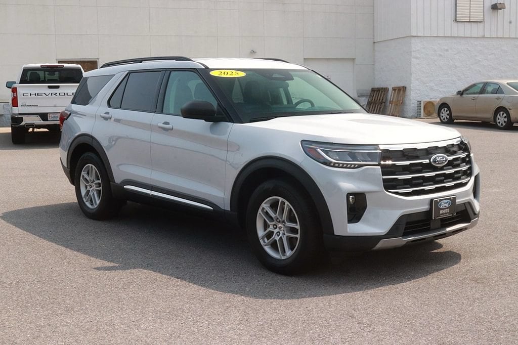 Used 2025 Ford Explorer Active