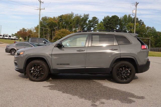 2023 Jeep Cherokee Altitude Lux photo 3