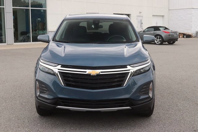 2024 Chevrolet Equinox LT photo 2