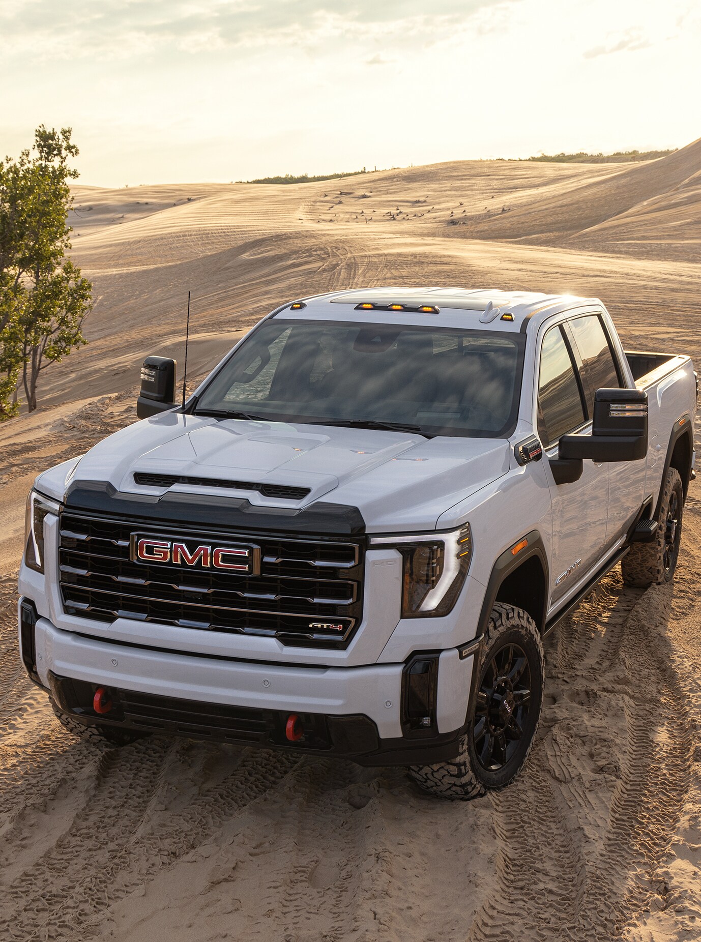 2025-GMC-Sierra2500HD-AT4-CrewCab-Truck-L04.jpg