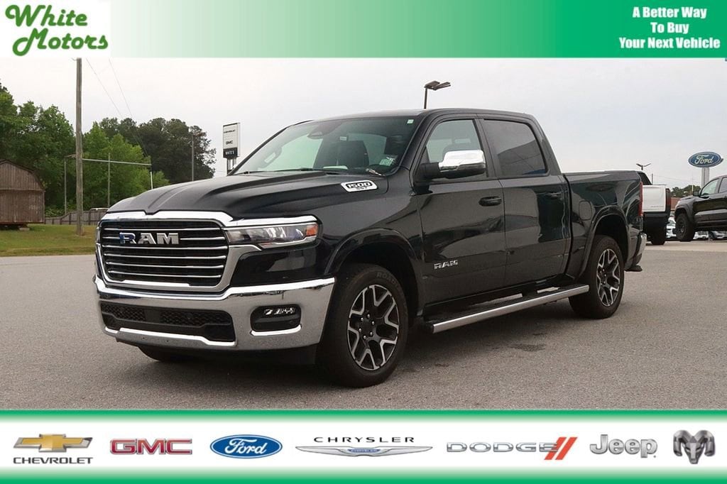 2025 RAM 1500 Laramie 4x4 Crew Cab 5'7's photo
