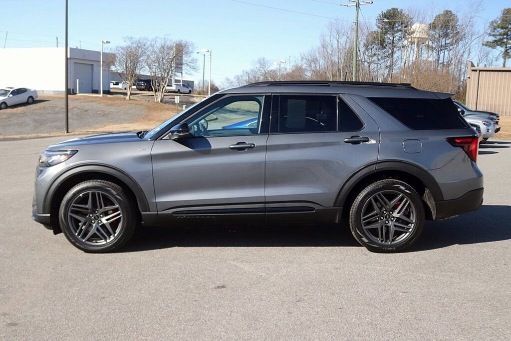 Used 2025 Ford Explorer ST-Line