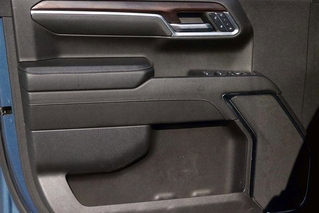 2024 GMC Sierra 1500 SLT - Photo 12