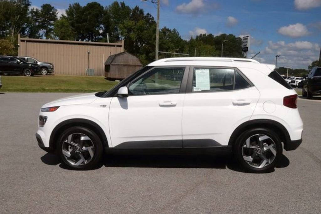 Used 2024 Hyundai Venue SEL