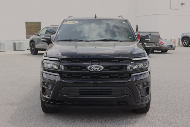 2024 Ford Expedition Limited photo 2