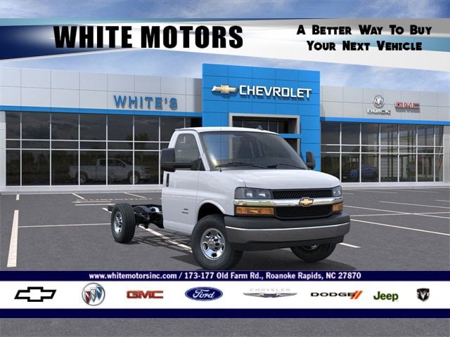 2025 Chevrolet Express Cutaway Base's photo