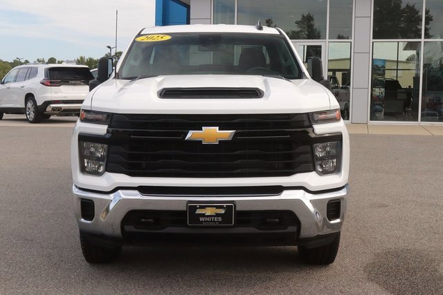 2025 Chevrolet Silverado 2500HD photo 2