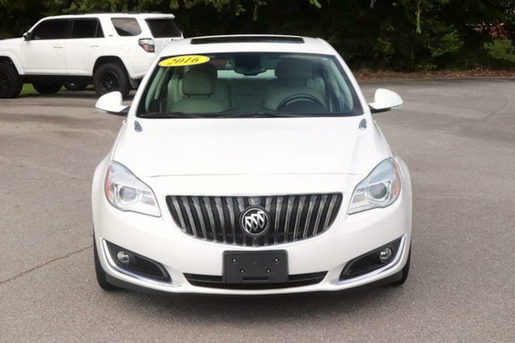Used 2016 Buick Regal Car