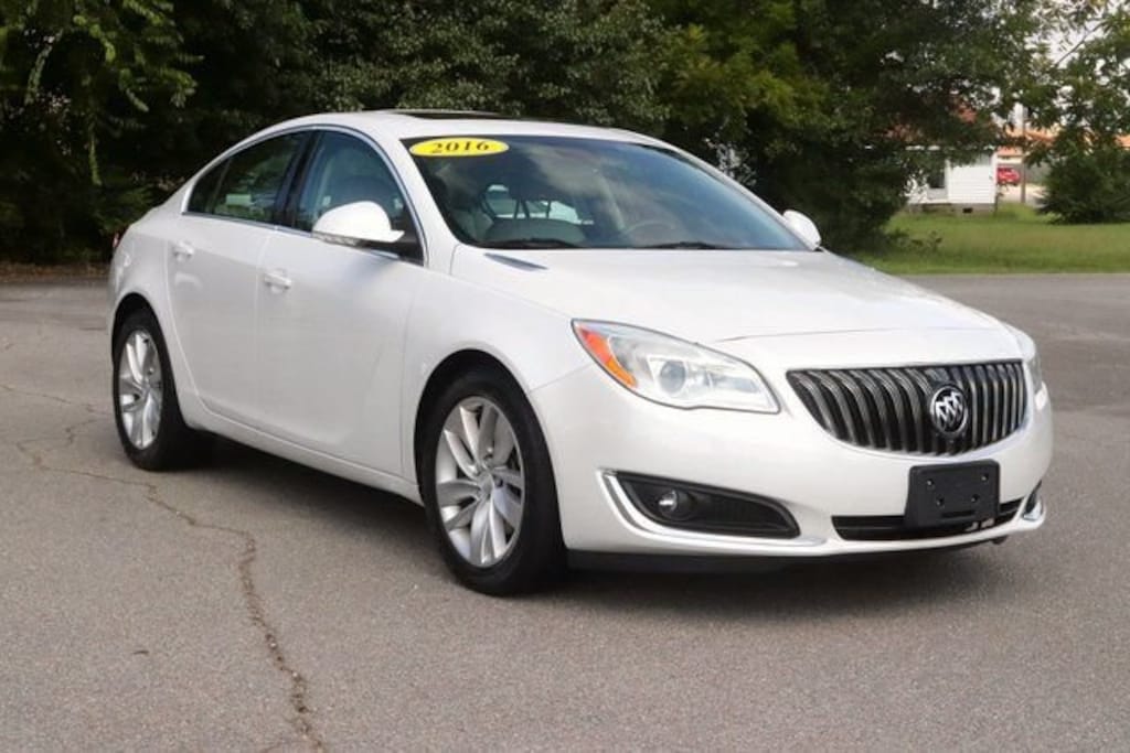 Used 2016 Buick Regal Car