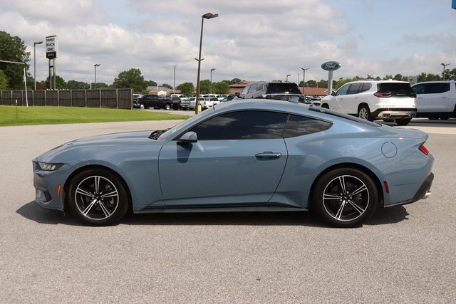 2024 Ford Mustang EcoBoost photo 4