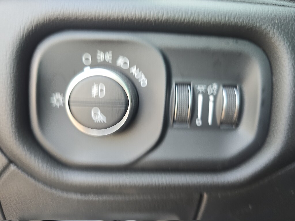 2025 Ram 1500 Laramie photo 19