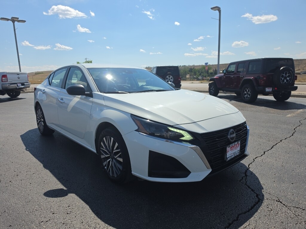 Used 2025 Nissan Altima SV Sedan