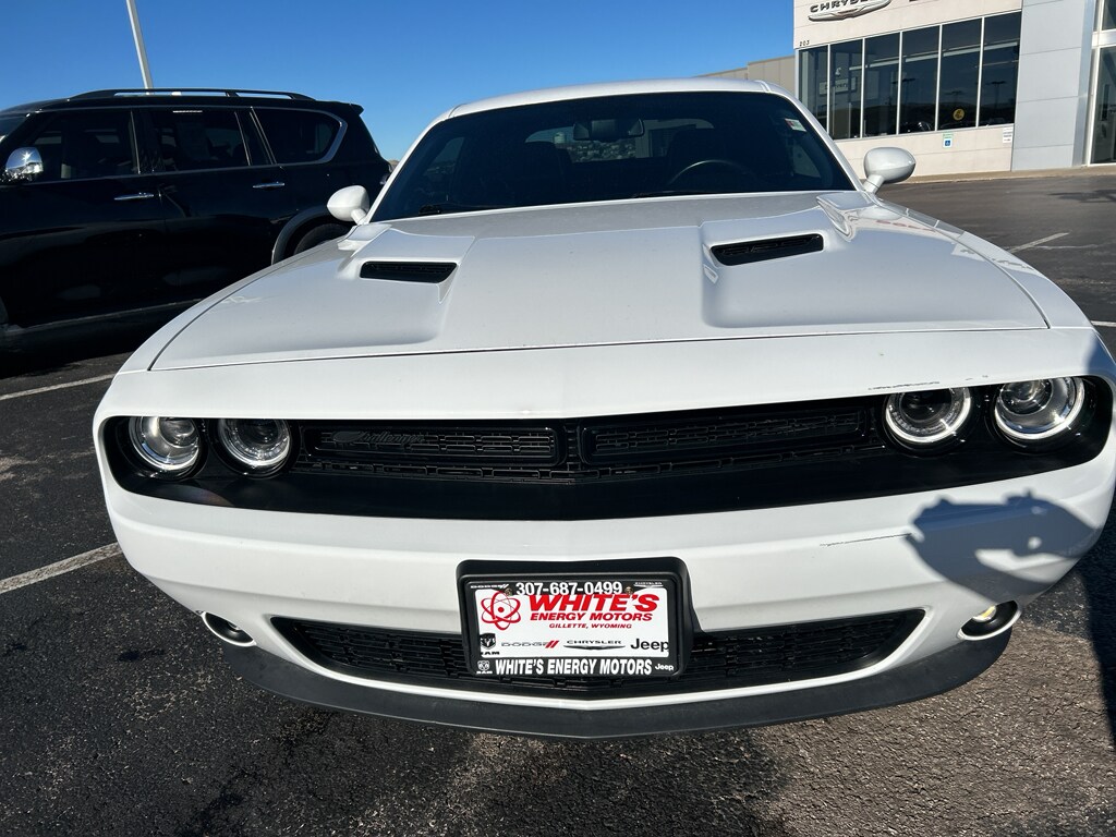 2023 Dodge Challenger SXT photo 2