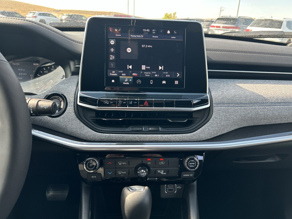 2025 Jeep Compass Latitude photo 18