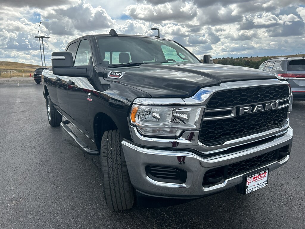 2024 Ram 3500 Tradesman photo 3
