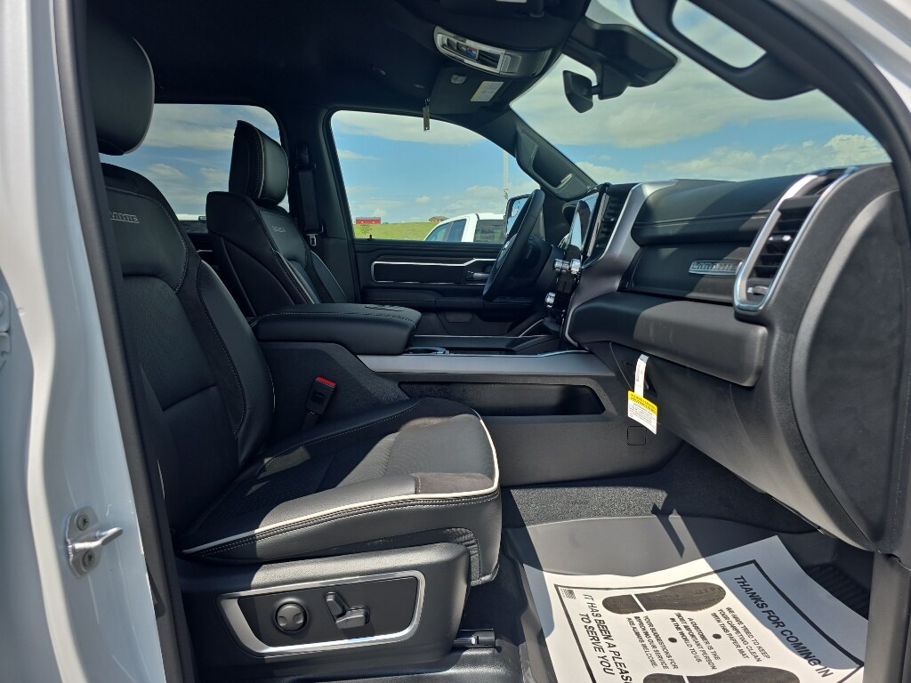 2025 Ram 1500 Laramie photo 12