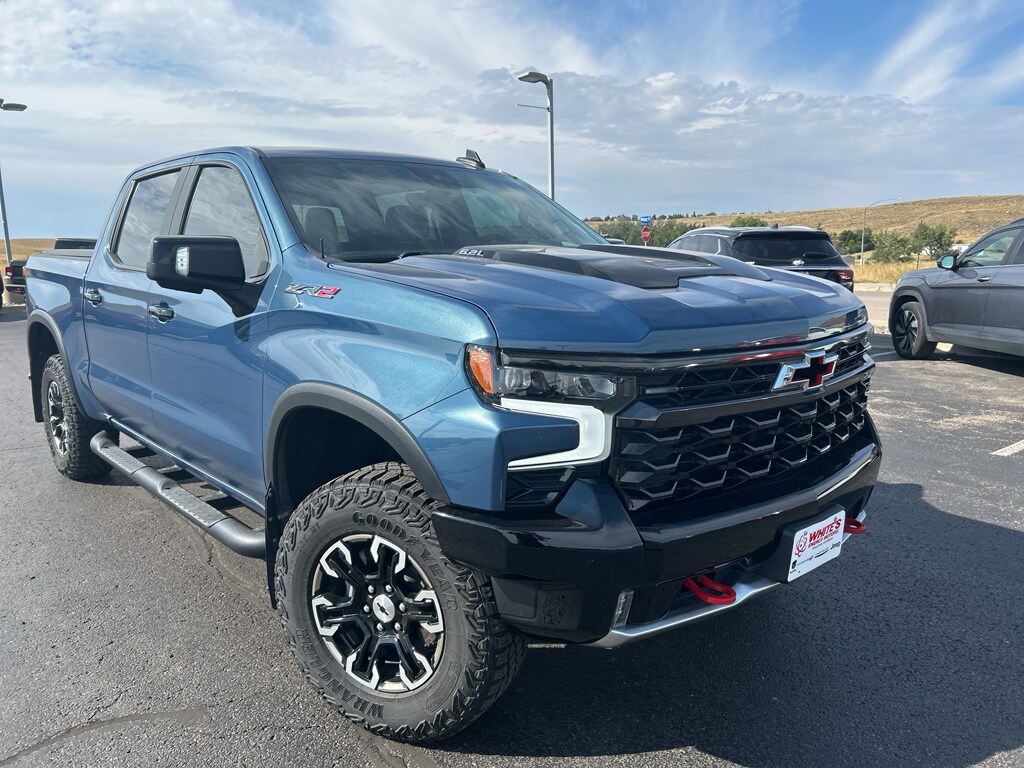 2024 Chevrolet Silverado ZR2 photo 2