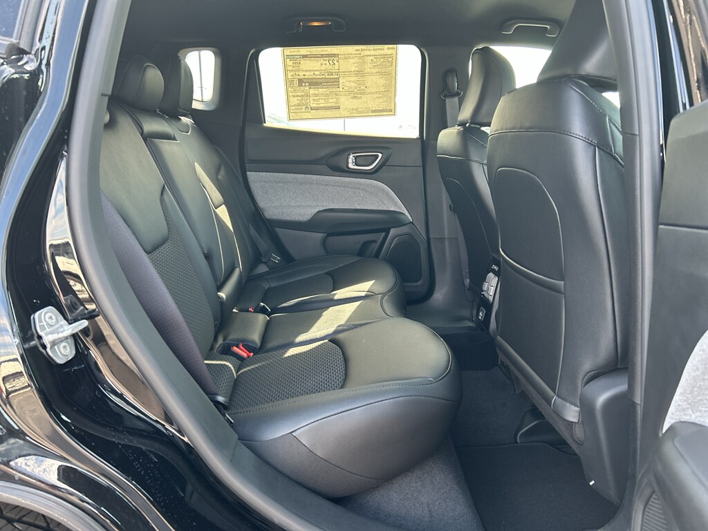 2025 Jeep Compass Latitude photo 11