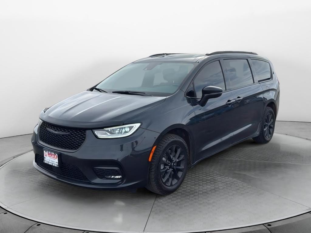 Used 2021 Chrysler Pacifica Limited with VIN 2C4RC3GG8MR537035 for sale in Gillette, WY