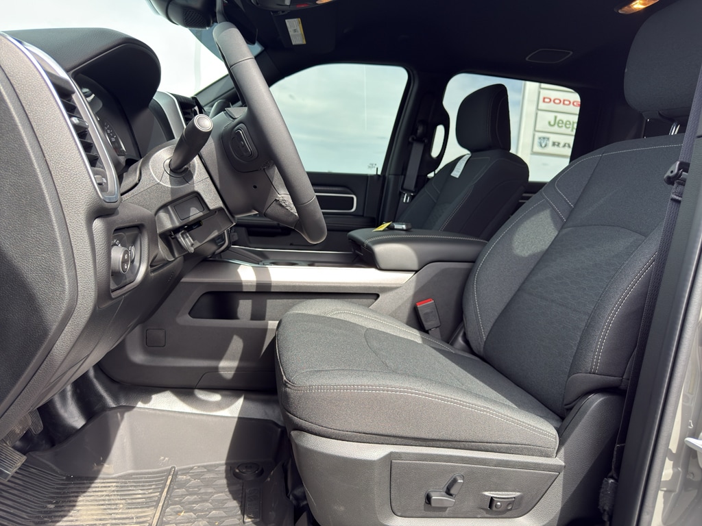 2026 RAM 2500 Big Horn - Photo 9