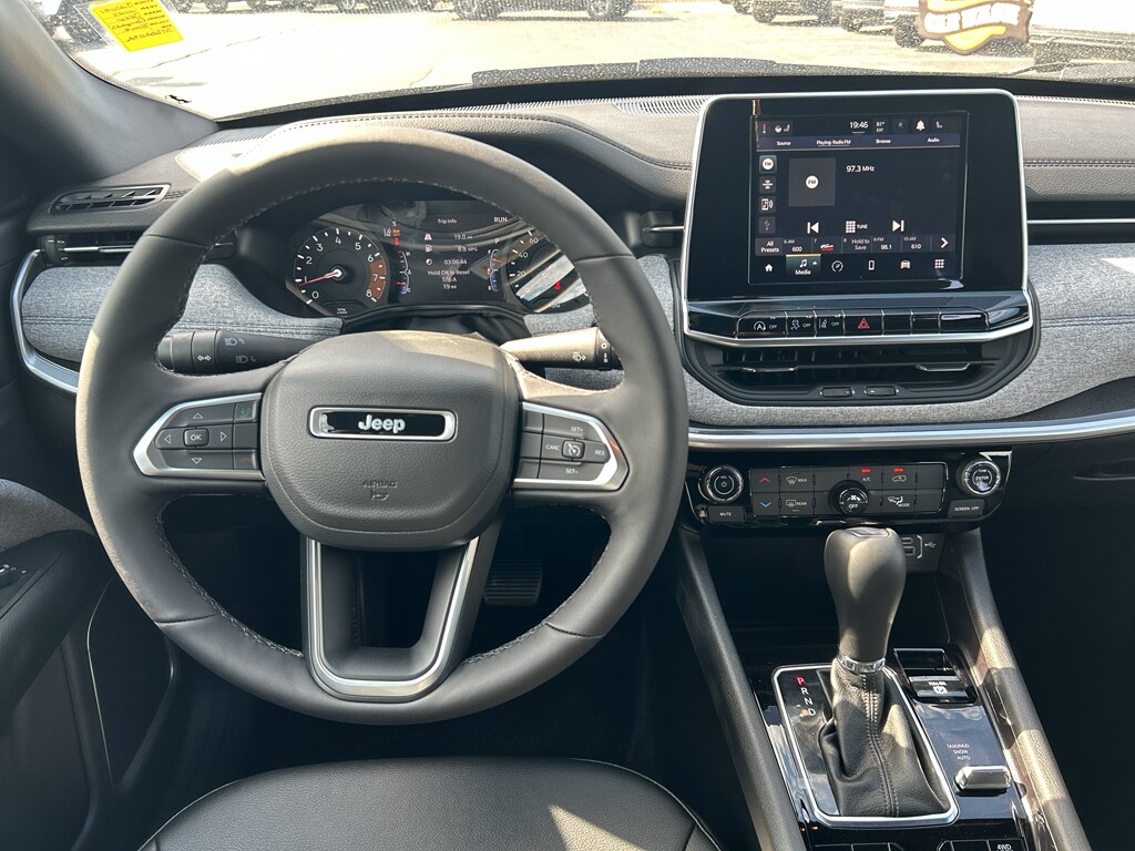 2025 Jeep Compass Latitude photo 14