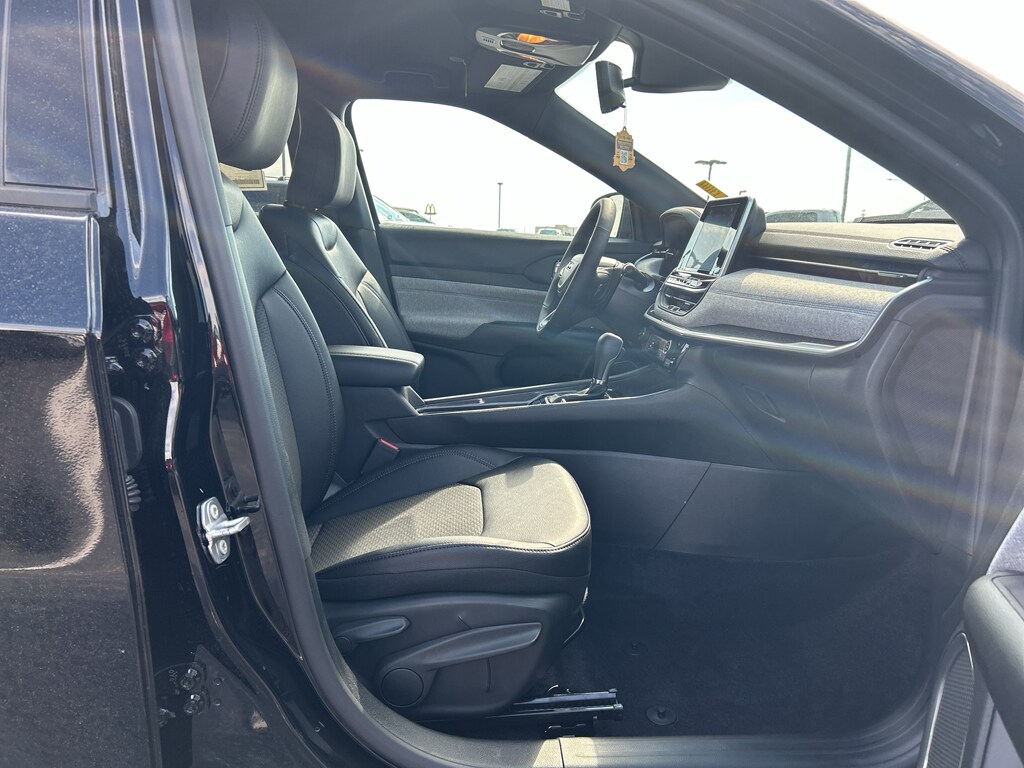 2025 Jeep Compass Latitude photo 12