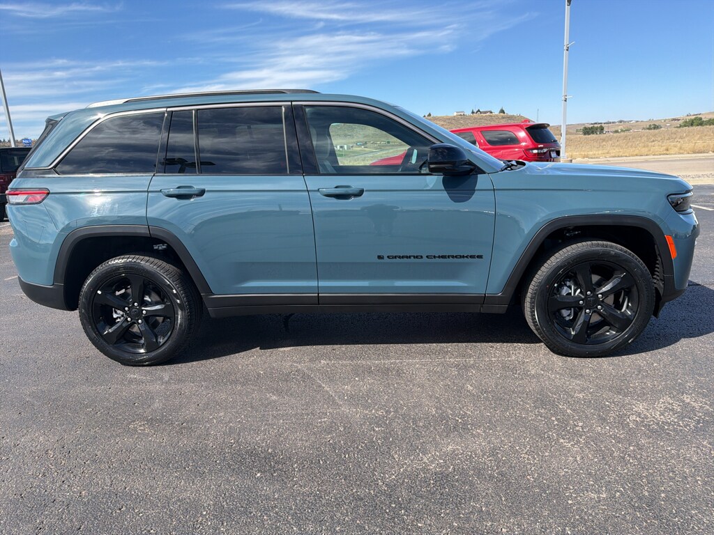 New 2026 Jeep Grand Cherokee Sport Utility